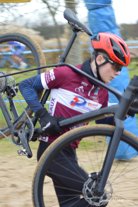 Cyclo-cross de Mondeville 2022, au combat